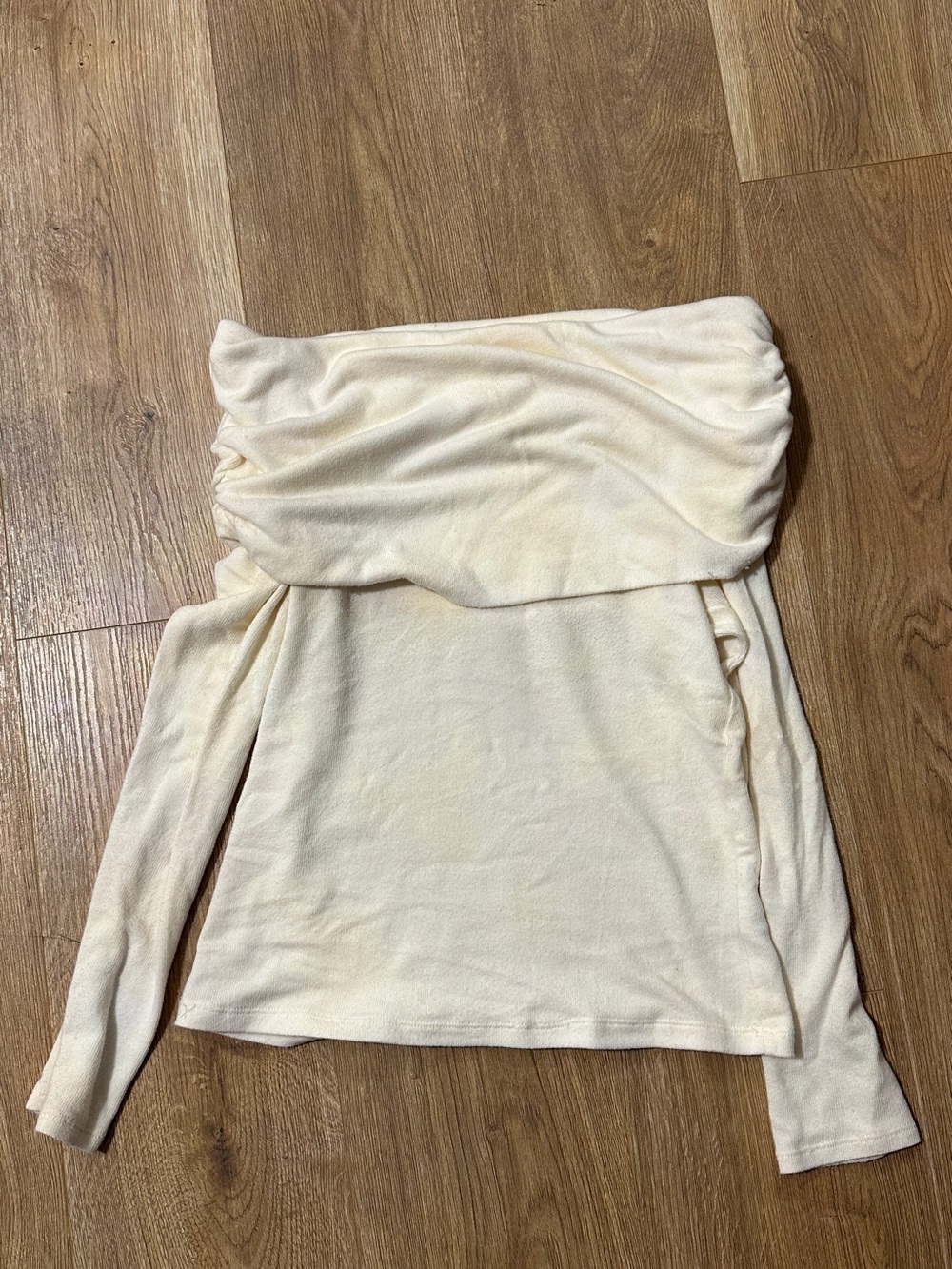 reformation cream off the shoulder sweater top in size small